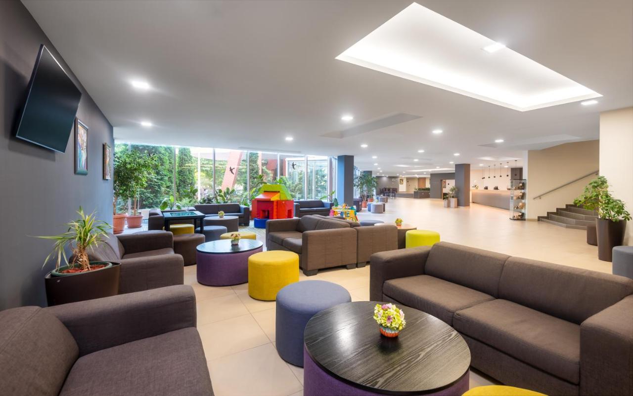 Hunguest Hotel Гюла Екстериор снимка
