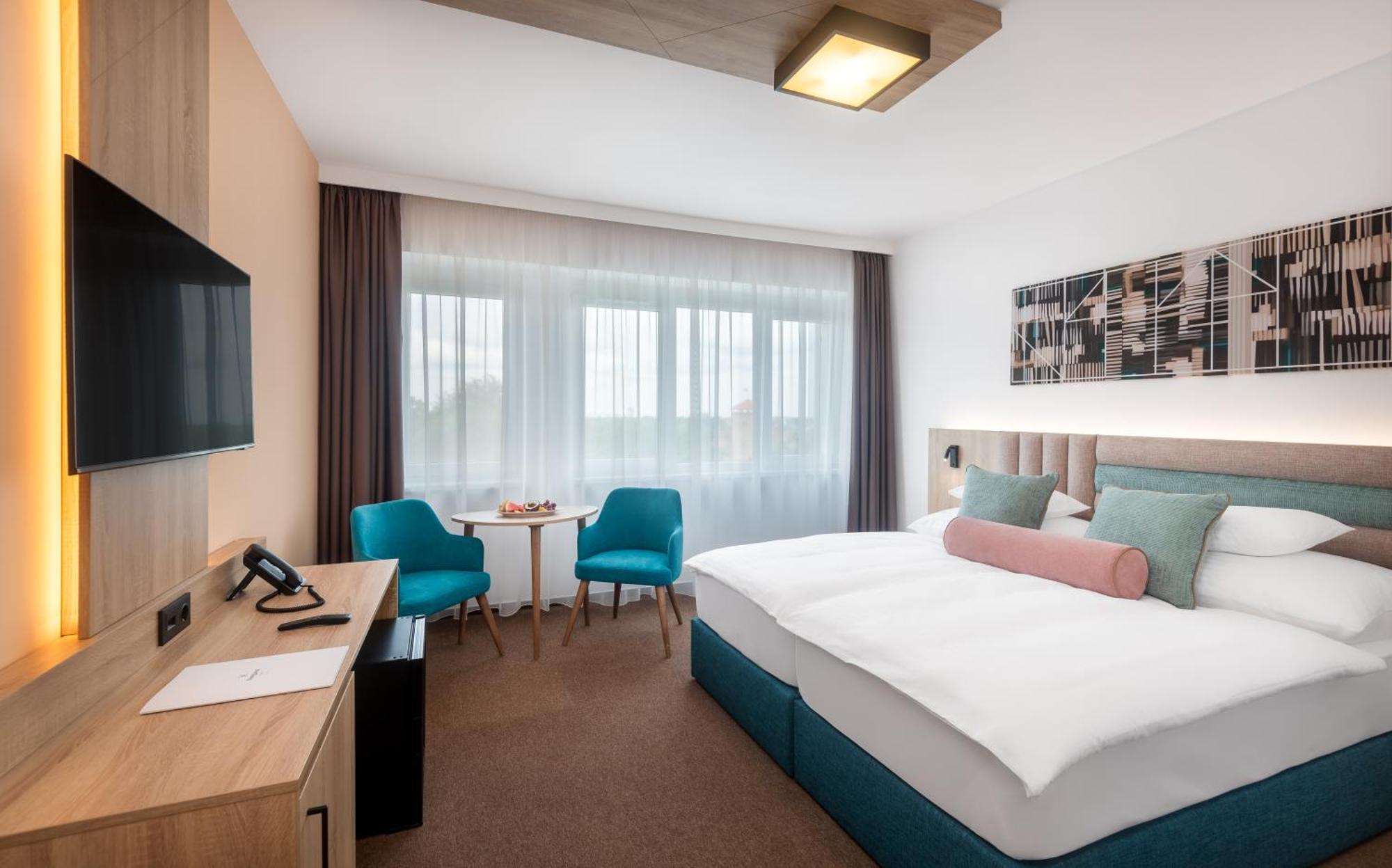 Hunguest Hotel Гюла Екстериор снимка