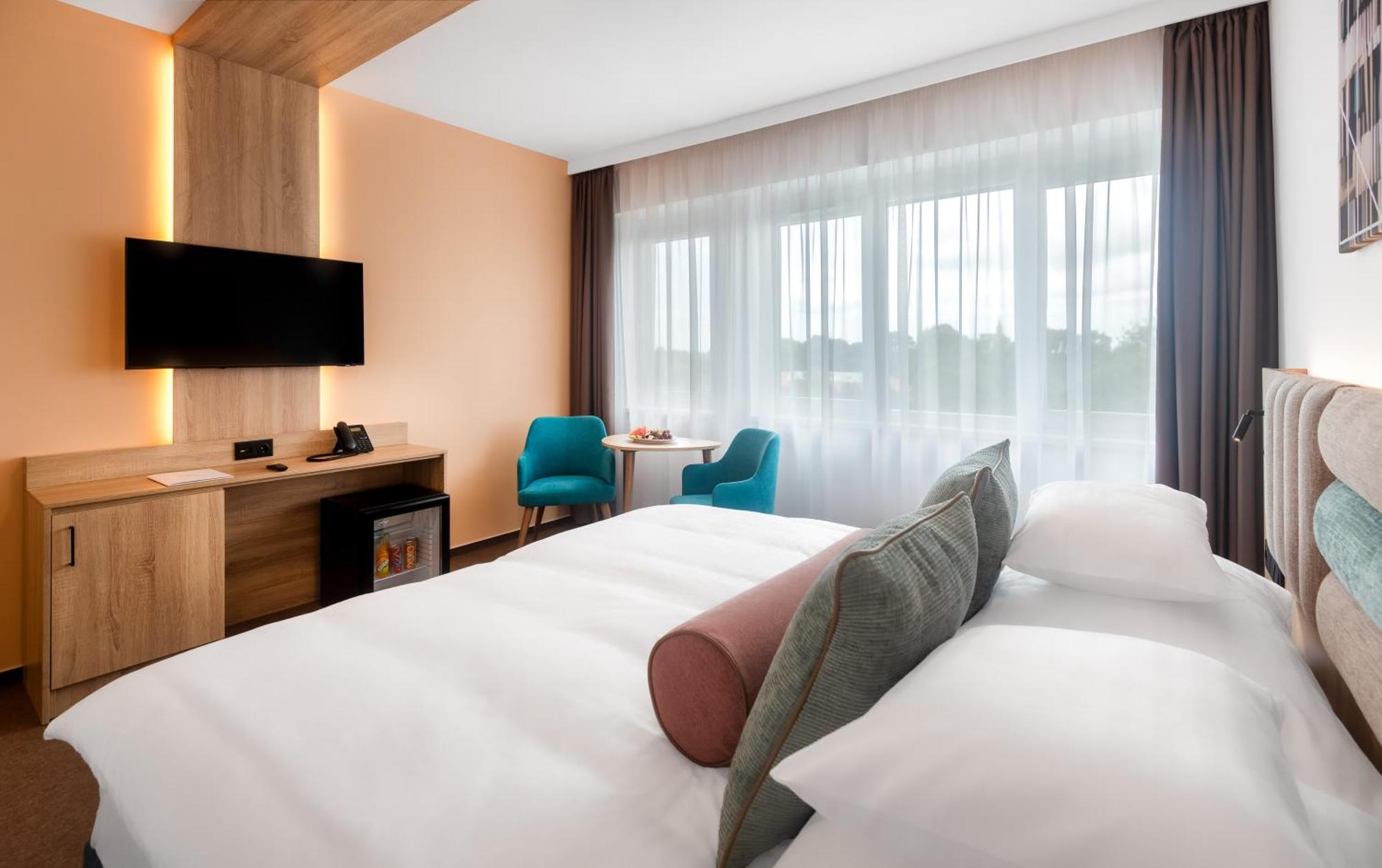 Hunguest Hotel Гюла Екстериор снимка